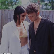 Image in dua lipa collection by ro cabrera on we heart it. Dua Lipa Zahlt 21st Geburtstag Hommage An Freund Anwar Hadid Aktuelle Boulevard Nachrichten Und Fotogalerien Zu Stars Sternchen