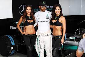 Trotzdem gab es noch im selben jahr eine neue frau an seiner seite: Die Frauen Um Lewis Hamilton Bilder Autobild De