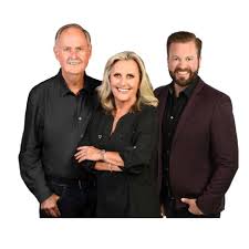 Smith family homes builds custom homes for folks unwilling to settle for standard. The Smith Team A Family Real Estate Team United Real Estate Houston Home Facebook