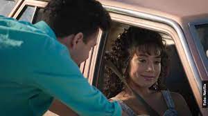 Los hermanos de la cantante suzette y ab quintanilla fueron muy cercanos a selena quintanilla y siempre la apoyaron en todos los aspectos de su vida. Ella Es Vangie Esposa De A B Quintanilla En Selena Serie De Netflix