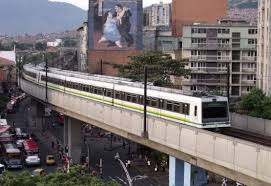 Medellín es una hermosa ciudad colombiana que acoge a miles de turistas al año. Tres Grafiteros Murieron En La Linea Ferrea Del Metro El Mundo