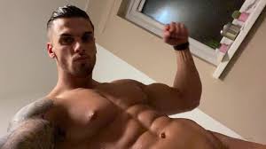 MUSCLE ALPHA FLEX WITH BIG COCK - ThisVid.com