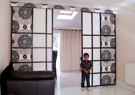 Triplek atau kayu lapis merupakan salah satu produk olahan kayu yang banyak dimanfaatkan untuk kebutuhan manusia karena dinilai sangat praktis. 10 Desain Sekat Ruangan Yang Murah Tapi Estetik Mana Favoritmu