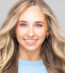 Kaitlin Edgar's Instagram, Twitter & Facebook