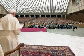 Resultado de imagen de imágenes del papa francisco en la audiencia general de los miercoles