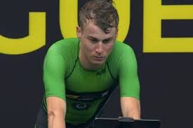Hij zwemt, fietst en loopt zo goed als dagelijks om scherp te staan, die topconditie op peil te houden en te. Beth Potter And Marten Van Riel Dominate Slt Arena Games London Triathlon Today