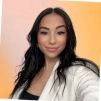 Shauna Bollinger's Instagram, Twitter & Facebook