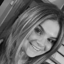 Anna Lucci (@alucci45)