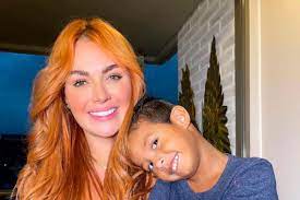 Sara Uribe reacciona a video de su hijo con la nueva esposa de Guarín