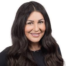 Donna Waddell's Instagram, Twitter & Facebook