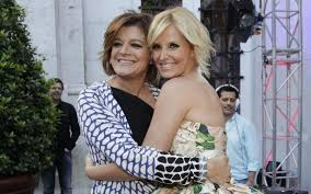 Em julho de 2010, fátima lopes sai da sic para a tvi e josé figueiras substitui a apresentadora até setembro desse ano altura em que estreia boa tarde com conceição lino, tendo terminado em 2014. Julia Pinheiro Recusa Se A Comentar Regresso De Cristina Ferreira A Tvi Vip Pt