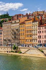 Les Facades Colorees Des Immeubles Lyonnais Au Bord De La Saone View France Voyage Travel Water Inspiration Bestplaces T Visiter Lyon Lyon Voyage