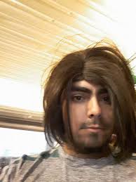 Marven is looking for a new hairstyle in Shugah City.