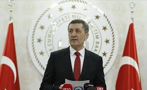 Peki ziya selçuk'u istifaya götüren süreçte neler yaşandı, istifanın perde arkasında neler var? Milli Egitim Bakani Ziya Selcuk Istifa Etti