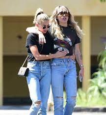 The latest tweets from @mileycyrus Kaitlynn Carter Shaded Miley Cyrus On Her Instagram Story
