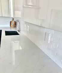 Light colored quartz countertops can't be beat. Color Suggestions For Quartz Kitchen Countertops Comptoir De Quartz Comptoir De Granite Fabricant De Comptoir Granite Au Sommet