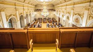 Poslanecká sněmovna parlamentu české republiky) est la chambre des députés et la chambre basse de la république tchèque. Poslanci Trhaji Rekordy Dockame Se Dvouciferneho Cisla Stran Ve Snemovne Eurozpravy Cz