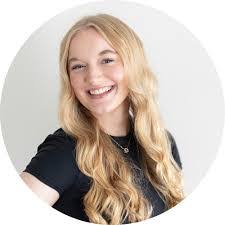 Michelle Dodge's Instagram, Twitter & Facebook