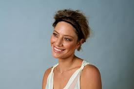 Die anleitungen, die sie unten finden, sind besonders einfach und eignen sich für unterschiedliche haarlängen. Hochsteckfrisuren Die Schonsten Anleitungen Brigitte De