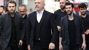 Aras bulut i̇ynemli, erkan kolçak köstendil, necip memili ekran macerasına 23 ekim 2017'de başlayan show tv'nın fenomen dizisi çukur'un ne zaman biteceği belli oldu. Cukur Ne Zaman Sezon Finali Yapacak Cukur Yeni Sezon Ne Zaman Baslayacak Cukur 34 Bolum Ne Zaman Yayinlanacak En Guncel Dizi Bilgileri