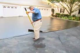 Resurfacing A Drive Learn It In A Few Easy Steps Diy Driveway Driveway Repair Driveway Resurfacing