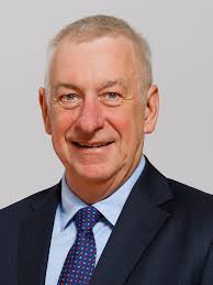 Ansprechpartner*innen