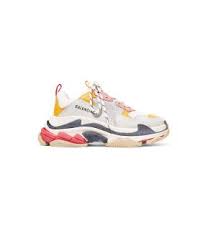 But we are giving you the best ways to style this dad sneaker. Coole Balenciaga Sneaker In Gunstig