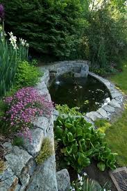 Koi Teich Im Garten Anlegen Idee Bluten Zart Stein Traditionell Beste Garten Gestaltung In 2020 Garden Pond Design Pond Landscaping Water Features In The Garden