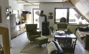 Diese wohnung besteht aus 1 zimmer und einem wohnzimmer mit kochnische, einem bad mit dusche und wc, 2 abstellräume sowie einem vorraum. Altrip Tolle 4 Zimmer Maisonette Wohnung Mit Galerie Im Herzen Von Altrip Kuhn Objekte Limburgerhof