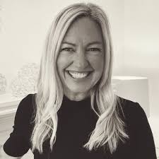 Jillian Douglas's Instagram, Twitter & Facebook