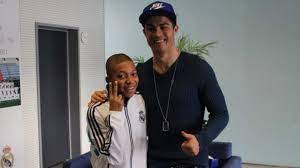 10 times when mbappe copied cristiano ronaldo's style. 14 Year Old Mbappe Idolised Ronaldo