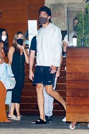 The model and keeping up with the kardashians star kendall jenner lives here in the luxurious mulholland estates. Kendall Jenner Devin Booker Leave Soho House On 3rd Outing In 3 Days Hollywood Life