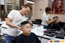 Sebab, memotong kuku adalah bagian dari upaya membersihkan diri yang dianjurkan. Foto Barbershop Vietnam Ini Gratiskan Cukur Rambut Mirip Kim Jong Un Dan Trump Merdeka Com