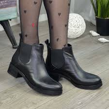 Челси — практичные демисезонные ботинки высотой до щиколотки или чуть выше. Botinki Chelsi Zhenskie Chernye Kozhanye Na Ustojchivom Kabluke Prodazha Cena V Dnepre Botilony Botinki Zhenskie Ot Obyv Dnepr Kozhanaya Obuv G Dnepr 1154415085
