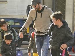 Stiamo parlando di gianluigi buffon, una vita trascorsa a. Gigi Buffon Papa Pomeriggio Con Leopoldo Mattia Louis Thomas E David Lee