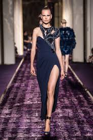 In anteprima il video del backstage della campagna vanitas 2016, on the road, per le vie della città di napoli. Abiti Da Cerimonia Versace 2018 Ba6764