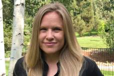 Lauren Snow's Instagram, Twitter & Facebook