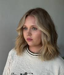 Stunning dimensional brunette 🍯🤎 @evergreenhairhouse