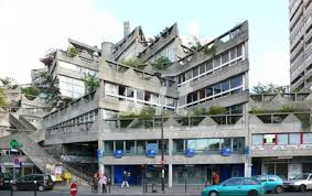 La forme en étoile et les terrasses plantées sont caractéristiques de l'architecture de jean renaudie. A T Jean Renaudie Mixed Use Building Jeanne Hachette Ivry Sur Seine Paris