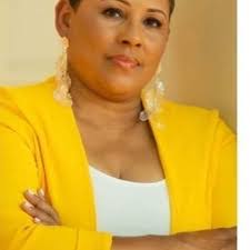 Edna Irizarry's Instagram, Twitter & Facebook