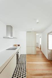 Cocina Con Baldosas Hidraulicas Y Parquet Cuisine Avec Sol Ceramique Gres Cerame Et Parquet Kitchen Interior Apartment Renovation Kitchen Flooring