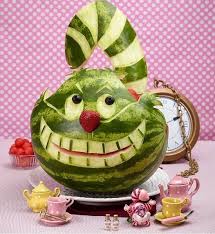 11 Watermelon Carvings That Will Make You Do A Double Take Sculpture De Pasteque Sculptures De Fruits Sculpture Sur Fruits