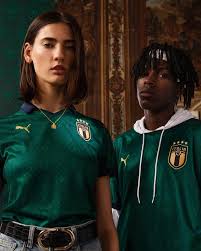 Maillot italie third manches longues 2020. Photos Le Maillot Sublime De L Italie Football Maxifoot
