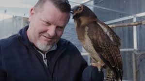 Von Kindesbeinen an im Bann der Greifvögel