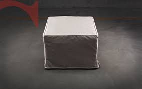 Dal salotto alla camera da letto, come complemento d'arredo o come comodo poggiapiedi. Pouf Letto Confalone