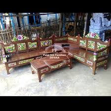 Model kursi tamu betawi ini berukuran sedang dan dalam kursi ini berpasangan atu sepaket yaitu untuk dijadikan kursi tamu ada empat kursi betawi dan satu meja, mungkin anda penasaran tapi saya akan langsung memberikan contoh sebagai mana untuk bahan pertimbangan dalam menjalankan bisnis. Jual Meja Kursi Tamu Model Sudut Ukir Kayu Jati Warna Kombinasi Free Ongkir Mebel Jati Original Di Lapak Wood Art Mebel Jepara Bukalapak