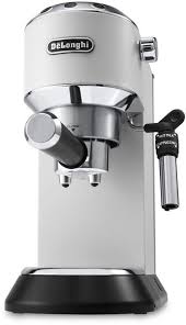 The machine has 15 bar pressure that assures to give you a barista quality coffee every time. De Longhi Dedica Style Ec 685 W Weiss Test Testbericht De August 2021
