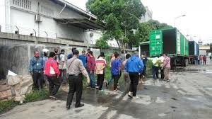 Pt indofood membuka lowongan kerja untuk 69 posisi pekerjaan. Gudang Indomarco Tanjung Morawa Terbakar Kapolsek Marahi Pekerja Metrokampung Com