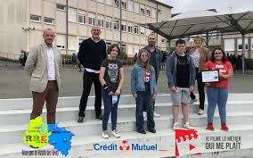 It is about 50 km northeast of angers. Leur Film Meteo Sur La Sarthe Remporte 2 Prix College La Foresterie