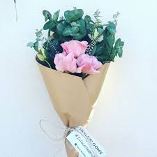 Lisianthus Gum And Veronica Daily Fresh Flowers For 30 Including Delivery Through Inner Melbourne Flower Delivery Flowers Order Flowers
